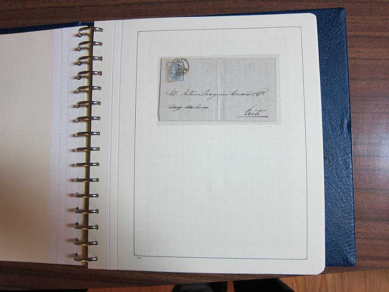 0019 (16).JPG -     Lote:    19      Marcofilia      Lotes Especiais       Descrição:         Portugal. Colecção especializada de carimbos de duplo círculo, tipo 1852, montada em 4 álbuns Lindner, com selos de diversas emissões e cartas, com estudo minucioso de cada marca. Lote a ver.         Lote       Valor Base:     &euro; 2.500,00     Valor Venda:     Retirado     